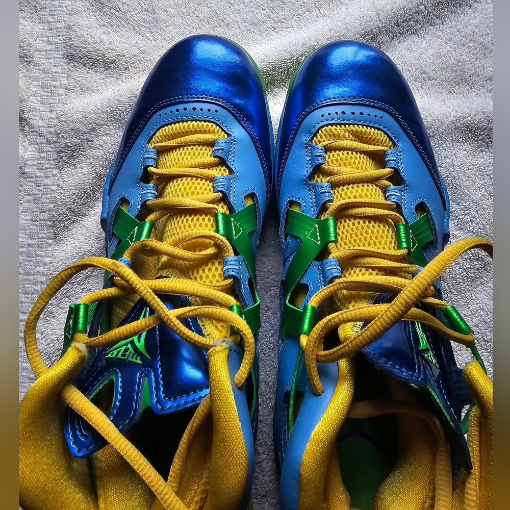 Jordan - Men's Melo M9 'University Blue Poison Green' - Size 7.5